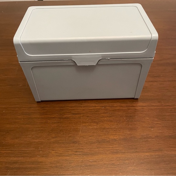 Vintage Blue Hard Plastic File Card Recipe Storage Box 8.5x4.5x5.5" - Picture 1 of 8